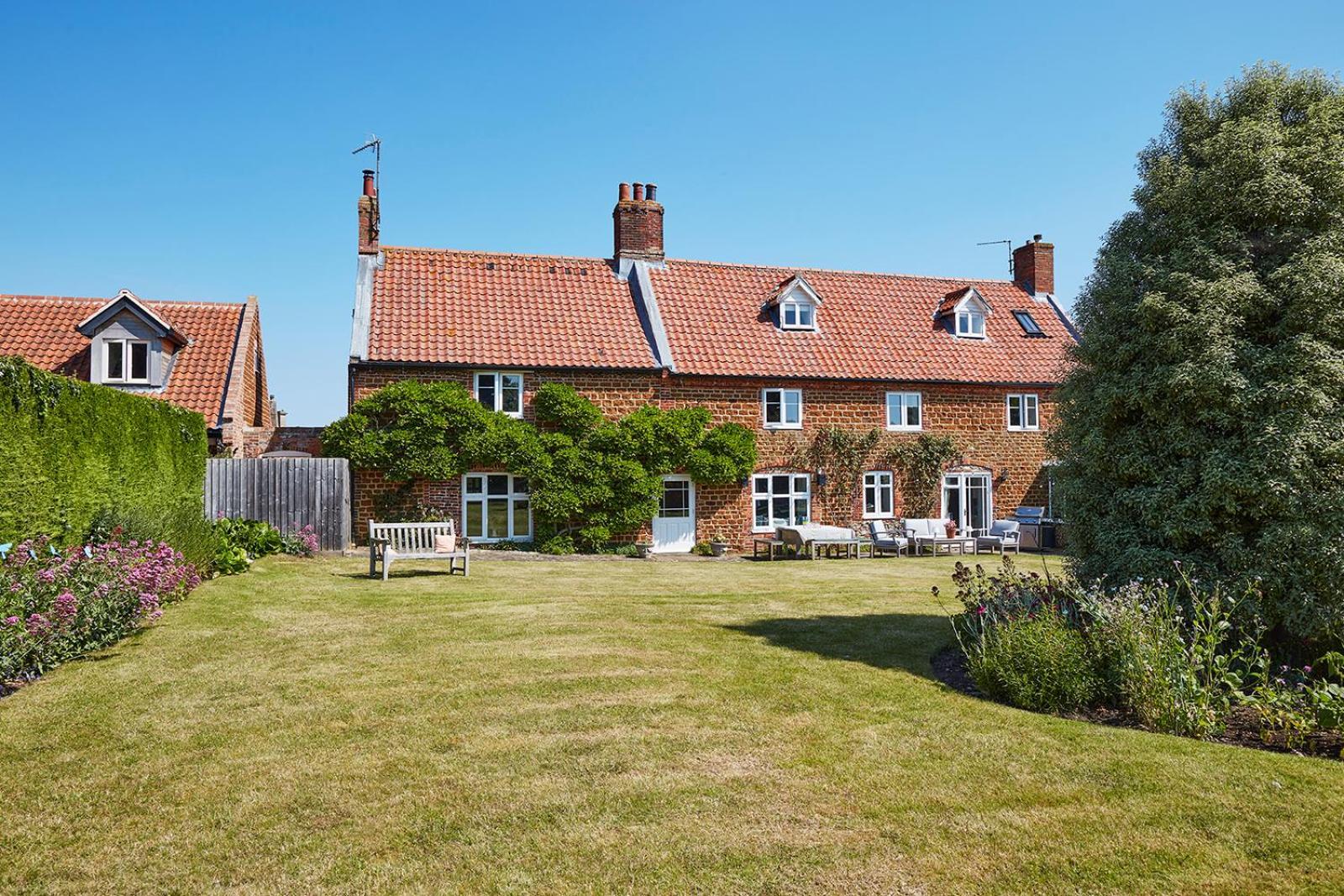 Cliff Farmhouse B&B Suites Hunstanton Exterior photo
